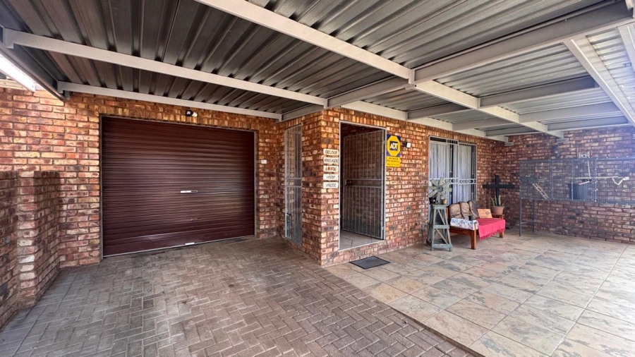 3 Bedroom Property for Sale in South Ridge Northern Cape